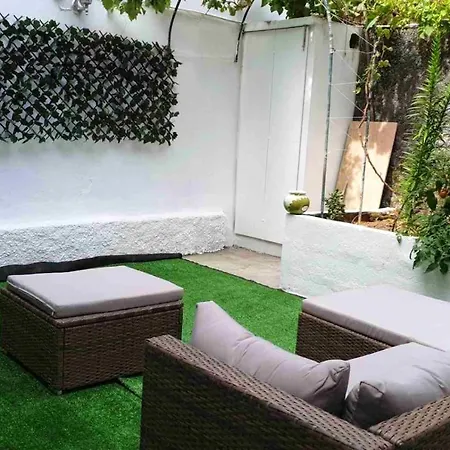 Comfortable House With Garden In Ponta Delgada