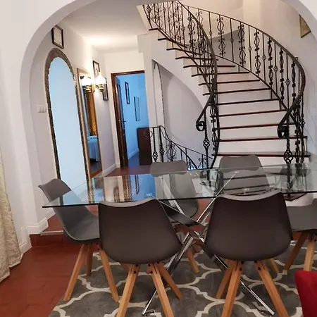 Comfortable House With Garden In *
