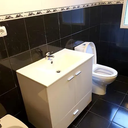 Comfortable House With Garden In Ponta Delgada